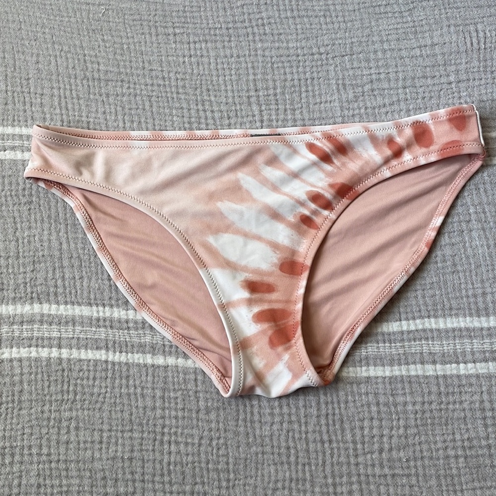 Aerie Bikini Tops in SMALL & an Aerie Bikini Bottom in MEDIUM - Picture 13 of 15